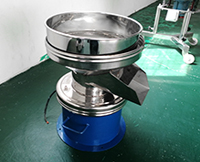450過濾篩是集篩分與過濾為一身的過濾設備，多用于液體物料的過濾作用。